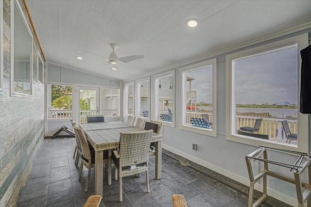 2006 Sydnor Lane, Galveston, TX 77554