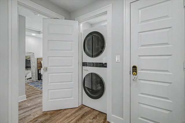 2006 Sydnor Lane, Galveston, TX 77554