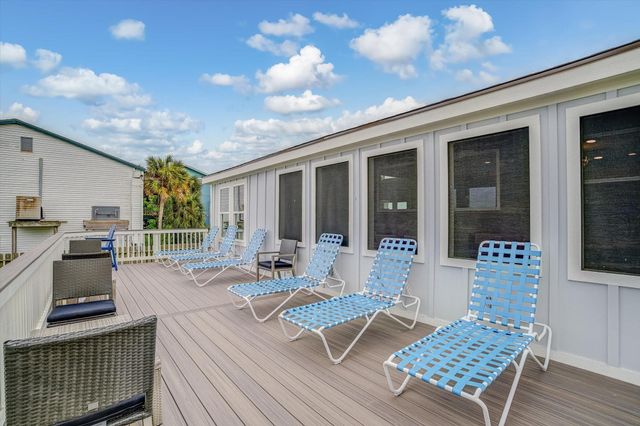2006 Sydnor Lane, Galveston, TX 77554