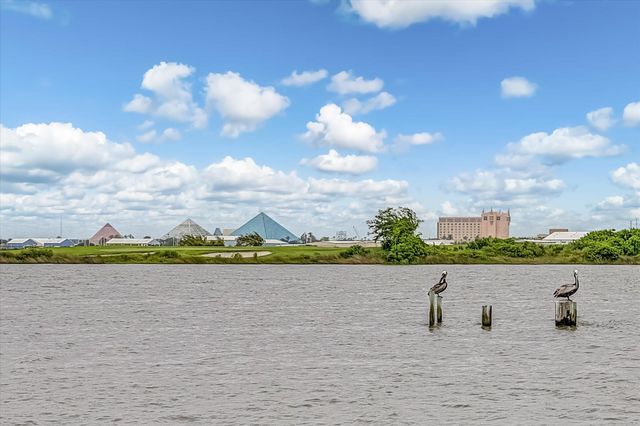 2006 Sydnor Lane, Galveston, TX 77554