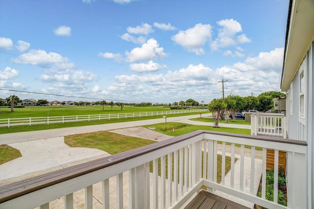 2006 Sydnor Lane, Galveston, TX 77554