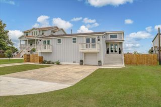 2006 Sydnor Lane, Galveston, TX 77554