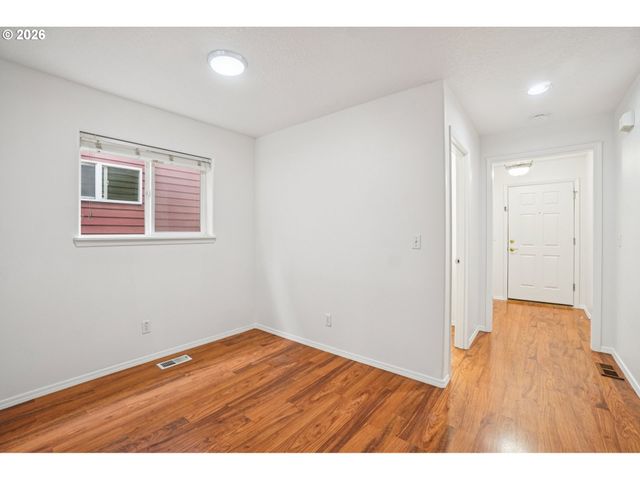 757 Ne 61ST Ct, Hillsboro, OR 97124