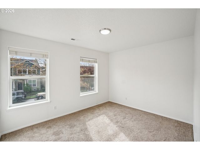 757 Ne 61ST Ct, Hillsboro, OR 97124