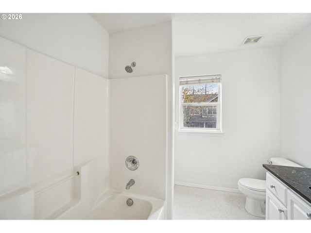 757 Ne 61ST Ct, Hillsboro, OR 97124