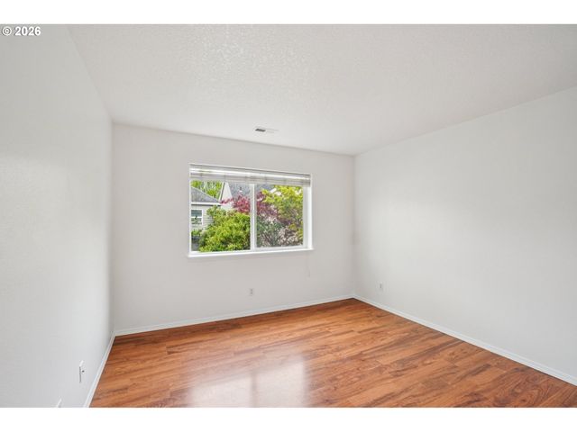 757 Ne 61ST Ct, Hillsboro, OR 97124