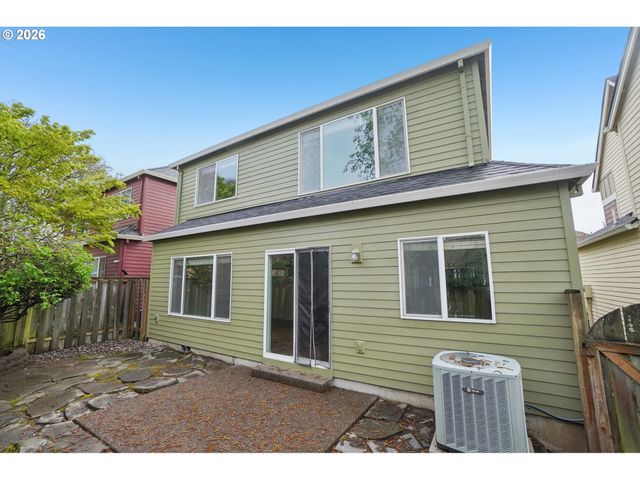 757 Ne 61ST Ct, Hillsboro, OR 97124