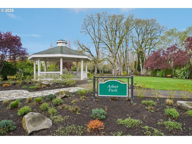 757 Ne 61ST Ct, Hillsboro, OR 97124