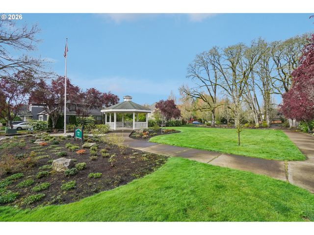 757 Ne 61ST Ct, Hillsboro, OR 97124