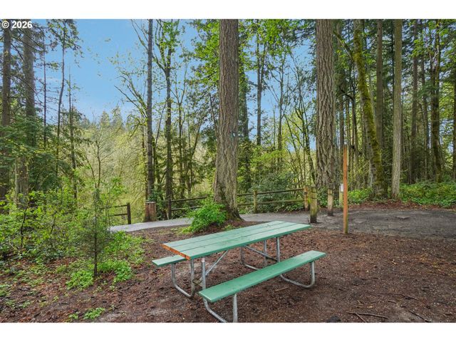 757 Ne 61ST Ct, Hillsboro, OR 97124