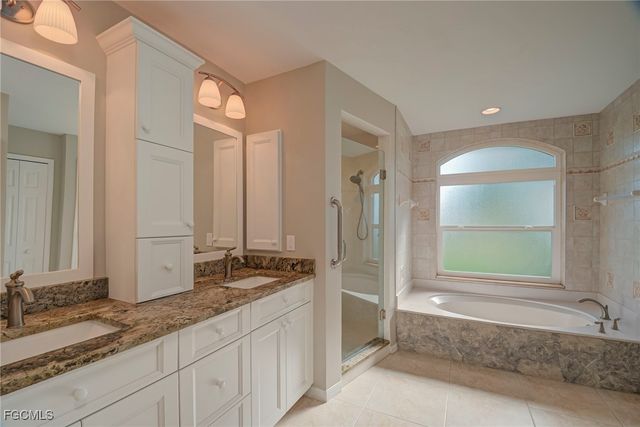 11687 Lady Anne CIR, Cape Coral, FL 33991