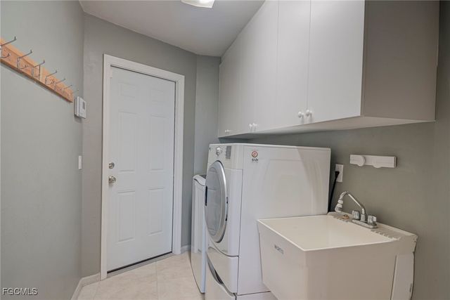 11687 Lady Anne CIR, Cape Coral, FL 33991