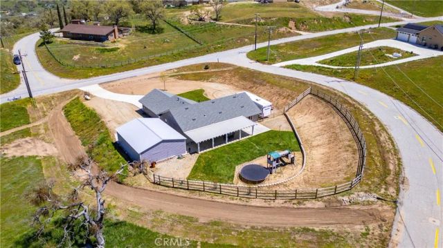 29990 Horsethief Drive, Tehachapi, CA 93561