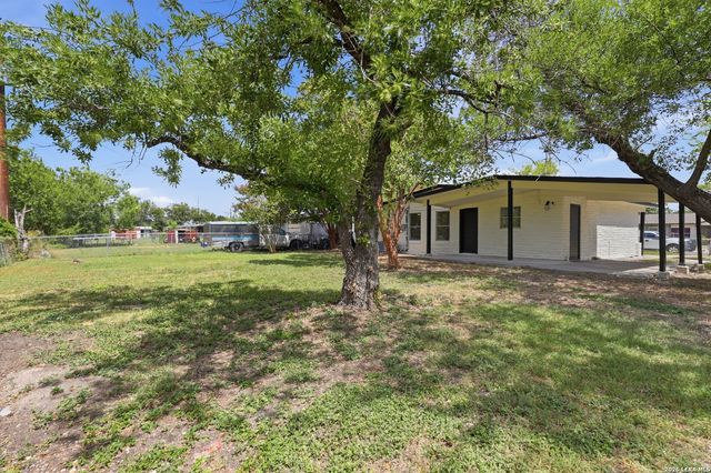 123 CHADWICK DR, San Antonio, TX 78227
