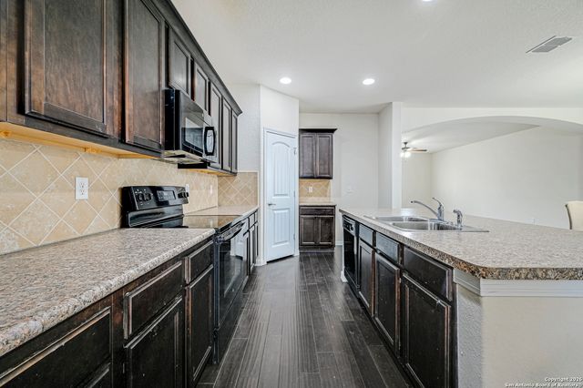 7114 Hibiscus Fls, San Antonio, TX 78218