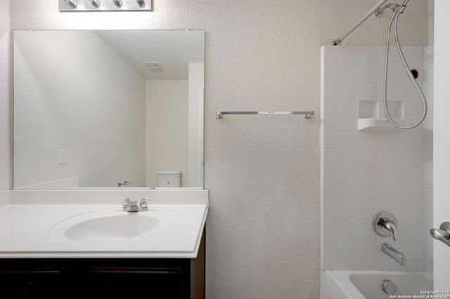 7114 Hibiscus Fls, San Antonio, TX 78218