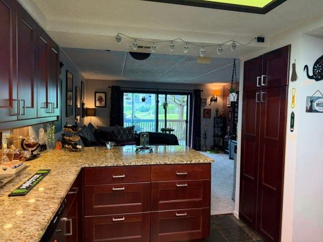 650 Whitney Court 105, Gurnee, IL 60031
