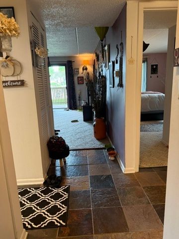 650 Whitney Court 105, Gurnee, IL 60031