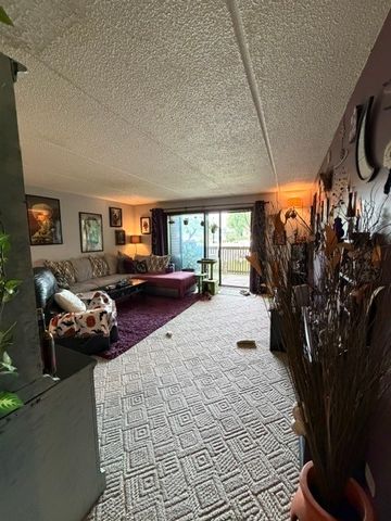 650 Whitney Court 105, Gurnee, IL 60031