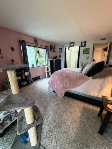 650 Whitney Court 105, Gurnee, IL 60031