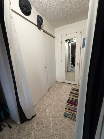 650 Whitney Court 105, Gurnee, IL 60031