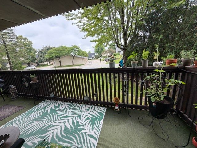 650 Whitney Court 105, Gurnee, IL 60031