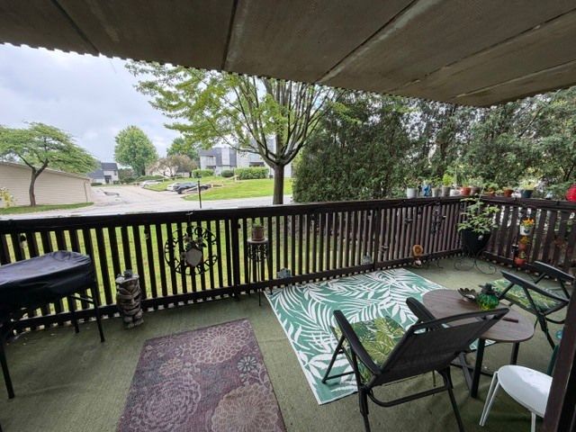 650 Whitney Court 105, Gurnee, IL 60031