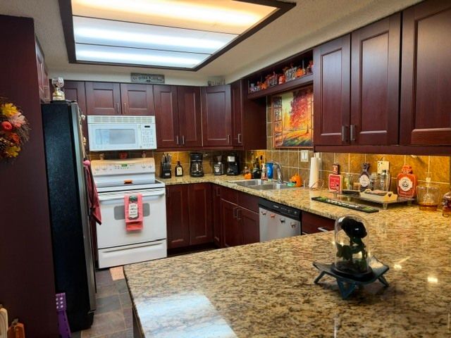 650 Whitney Court 105, Gurnee, IL 60031