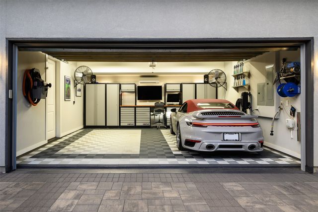 4557 Belclaire Avenue, Highland Park, TX 75205