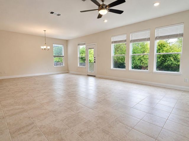 2101 Split Diamond WAY 40, Round Rock, TX 78664
