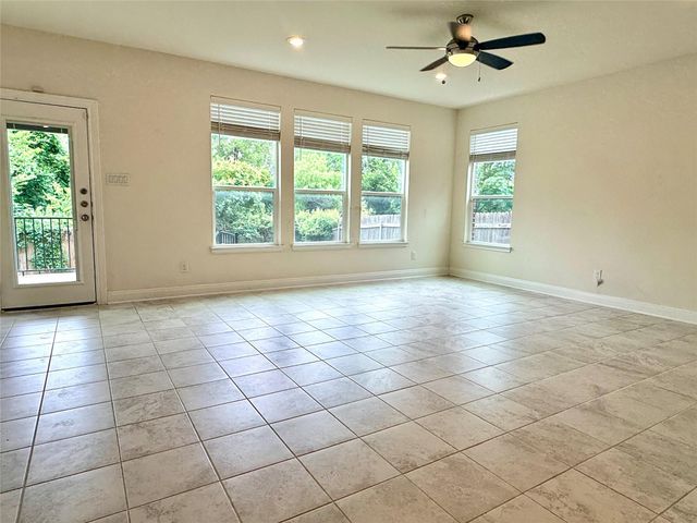 2101 Split Diamond WAY 40, Round Rock, TX 78664