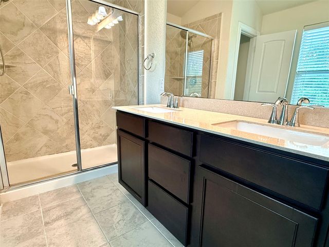 2101 Split Diamond WAY 40, Round Rock, TX 78664