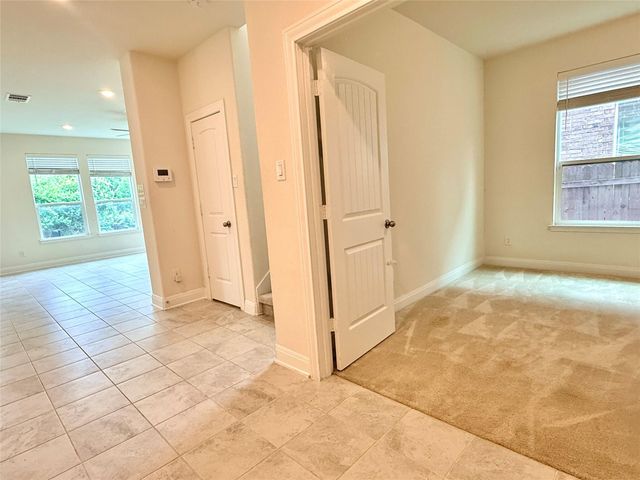 2101 Split Diamond WAY 40, Round Rock, TX 78664