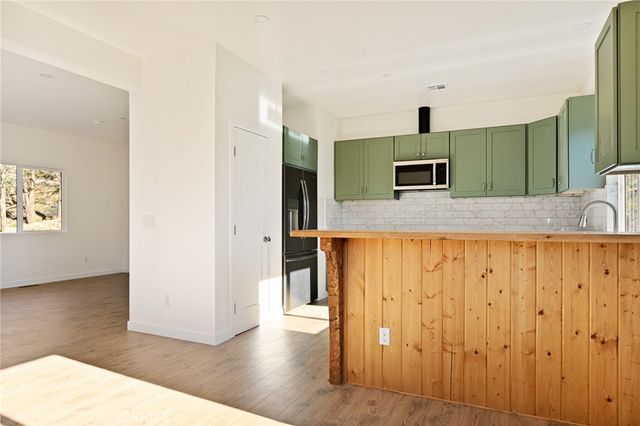 26182 Sky Ridge Drive, Twin Peaks, CA 92391