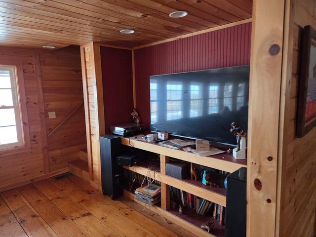 2171 Duck Pond Road Road, Barton, VT 05822