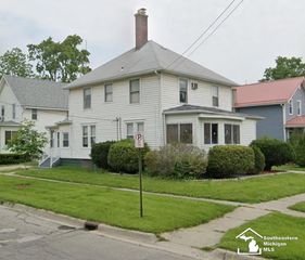 628 Washington Street, Monroe, MI 48161