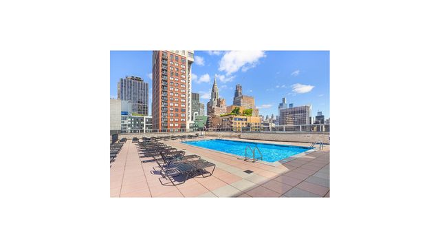 300 E 40th St Apt 27B, New York City, NY 10016