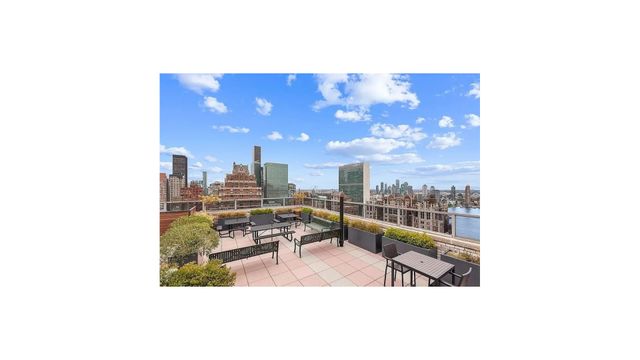 300 E 40th St Apt 27B, New York City, NY 10016