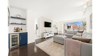 300 E 40th St Apt 27B, New York City, NY 10016
