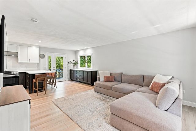 29 Walker Lane, Coventry, RI 02816
