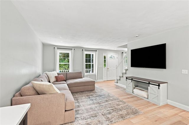29 Walker Lane, Coventry, RI 02816