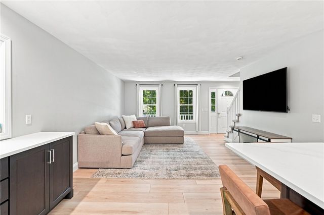 29 Walker Lane, Coventry, RI 02816
