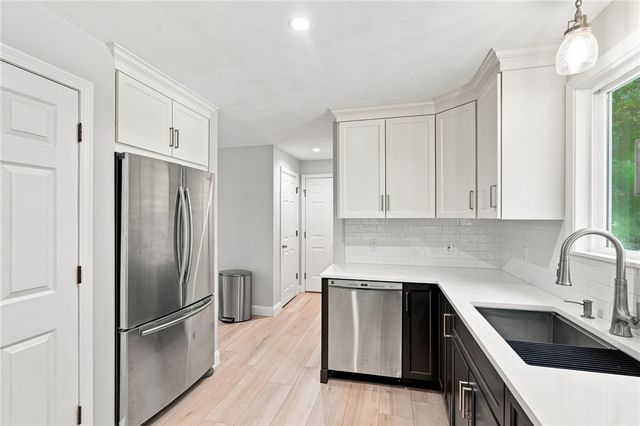 29 Walker Lane, Coventry, RI 02816