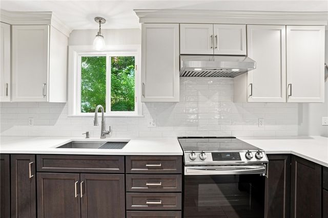 29 Walker Lane, Coventry, RI 02816