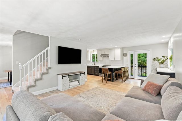 29 Walker Lane, Coventry, RI 02816