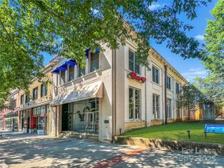 210 S Center Street, Statesville, NC 28677