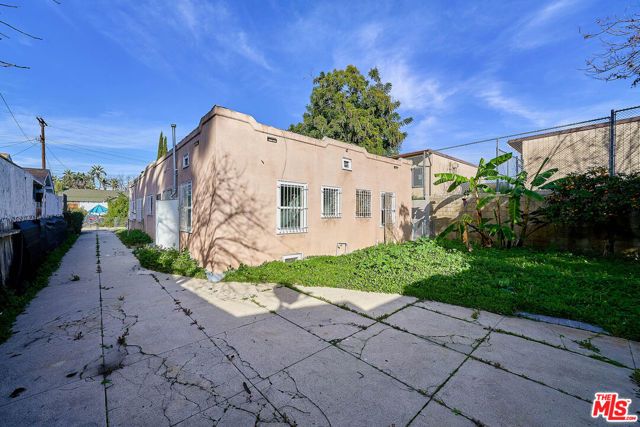 3030 W 12th Place, Los Angeles, CA 90006