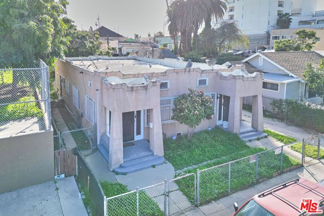 3030 W 12th Place, Los Angeles, CA 90006