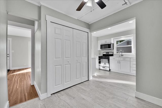 218 S Morgan Avenue, Wheaton, IL 60187