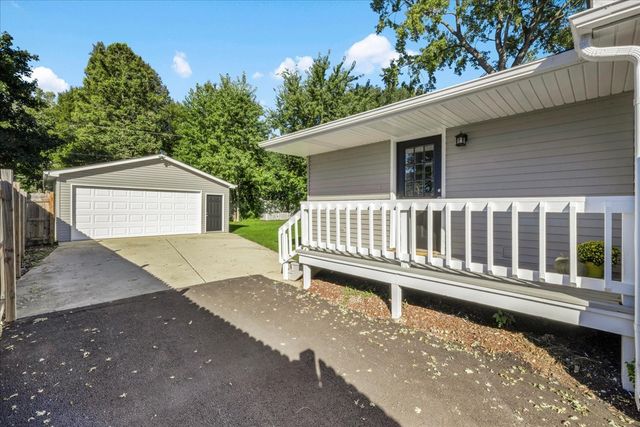 218 S Morgan Avenue, Wheaton, IL 60187